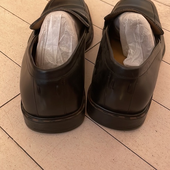 Louis Vuitton Mens shoes sz 6